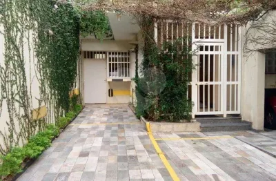 Ótima casa comercial c/ 300 m2 e 5 vagas p/ auto , no melhor ponto de pinheiros ao lado do metrô