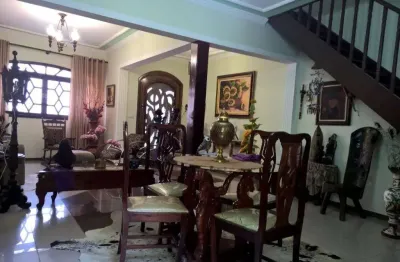 Casa com 3 quartos à venda na Rua Doutor Ricardo Batista, --, Bela Vista, São Paulo