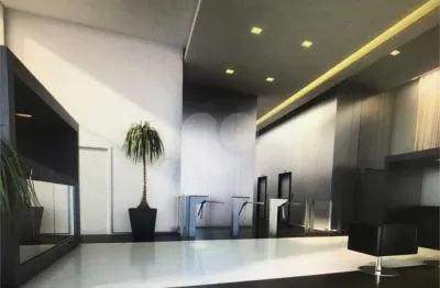 Conjunto comercial em edifício recém construído e com renda./vila olímpia