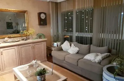 Apartamento com 210m 4 dorm 1 suite 2 banheiros e 2 vagas de garagem perto do metro são judas