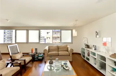 Excelente cobertura duplex com 270 m³ com 2 dorm. sendo 1 suite e 2 vagas. local privilegiado.