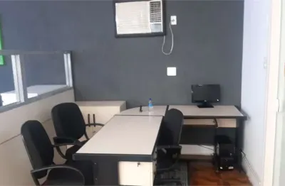 Casa comercial para alugar na Rua Almirante Pereira Guimarães, --, Pacaembu, São Paulo