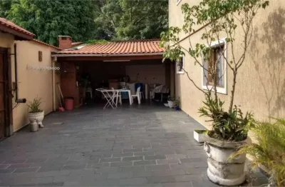 Casa de vila na freguesia do ó - casa de vila no largo da matriz
