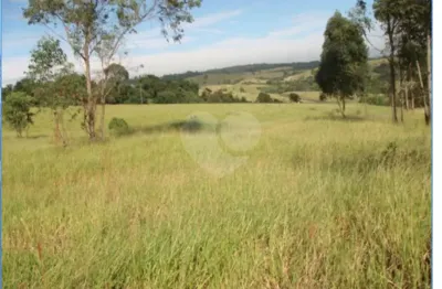Área industrial na rodovia presidente castelo branco  km 70