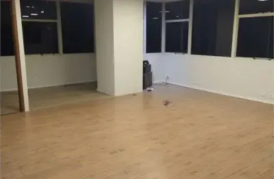 Sala comercial à venda na Rua Capitão Antônio Rosa, --, Pinheiros, São Paulo