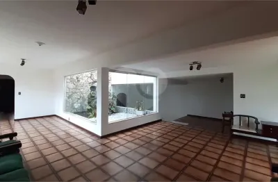 Casa a venda no brooklin com 4 quartos sendo 2 suítes e 3 vagas