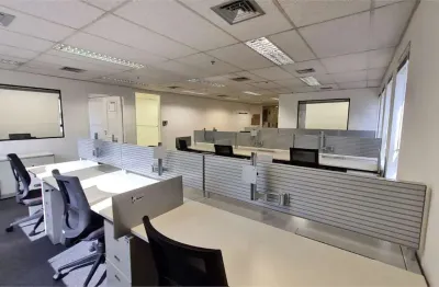 Sala comercial para alugar na Rua Cardeal Arcoverde, --, Pinheiros, São Paulo