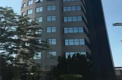 Sala comercial de 128m² com direito a 2 vagas de garagem em santo amato
