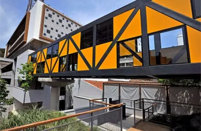 Sala comercial em perdizes alto padrão, com 2 salas, 2 banheiros e 4 vagas de garagem.