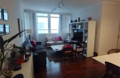 Apartamento à venda no paraíso com 3 quartos (1 suíte)
