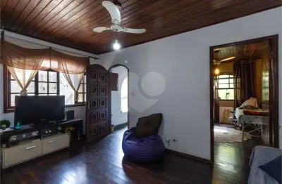 Casa com 3 quartos à venda na Rua Francisco Tapajós, --, Saúde, São Paulo