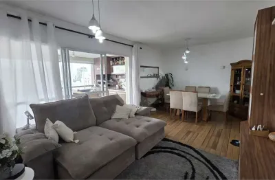 Apartamento com 4 dormitórios, suíte, varanda gourmet, 2 vagas em condomínio com lazer completo.