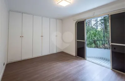 Vila nova conceição - 130 m² - 3 dorm. ( 1 suíte com terraço) - 1 vaga - lazer - próx. parque do ibirapuera