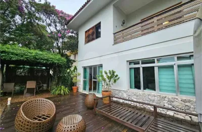 Casa com 4 quartos à venda na Rua Morro Verde, --, Pacaembu, São Paulo