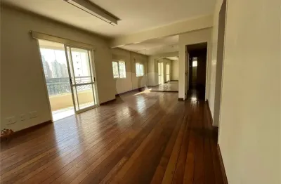 Apartamento com 128 m²  em moema com 03 quartos, 02 vagas