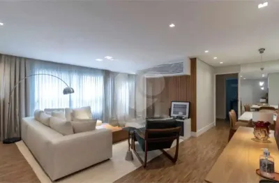 Apartamento com 3 quartos à venda na Rua Pedroso Alvarenga, --, Itaim Bibi, São Paulo