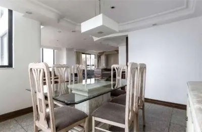 Andar alto com varanda com vista e ensolarado 4 ds  2  suítes 4 vagas armários em todos os cômodos