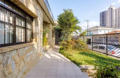 Sobrado com 4 dorm. 3 suítes, sala com 3 ambientes, piscina aquecida, sauna e vaga para 9 carros.