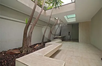 Casa com 4 quartos à venda na Rua Atlântica, --, Jardim América, São Paulo