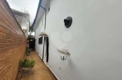 Casa com 3 quartos à venda na Rua Ana Alvim, --, Santo Amaro, São Paulo