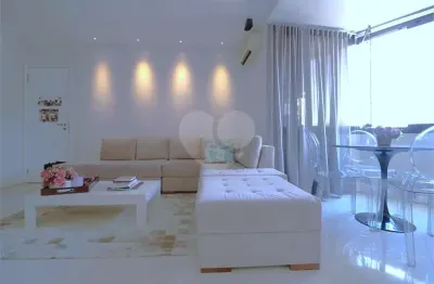 Moema - lazer com quadra e piscina - duas vagas na garagem