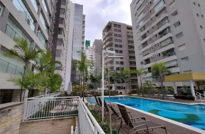 Apartamento reformado, condomínio novo e super completo na Bela Cintra!