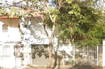 Sobrado à venda 350m², 4 quartos, 2 suites e 2 vagas