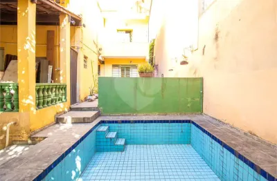 Sobrado a venda com 04 dormitórios, 03 vagas, no bairro da aclimação.