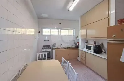 Casa de 197m² 3 dormitórios, 1 suíte, garagem na vila mariana