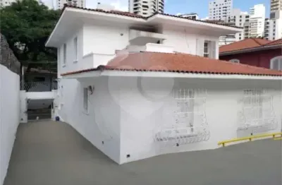 Com renda sobrado comercial e residencial à venda com  localizado na rua itamarati, em perdizes