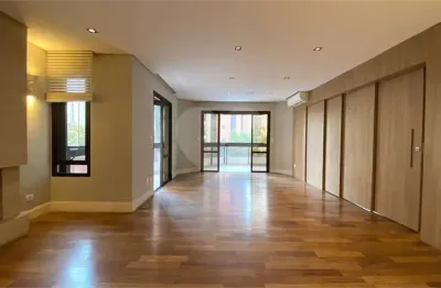 Apartamento à venda em moema 216m², 4 dormitórios, 3 suítes, fora de rota na melhor localização!