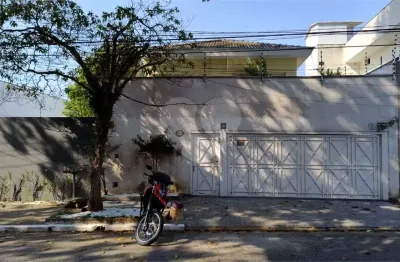 Lindo sobrado no planalto paulista, com 3 dormitórios, churrasqueira e piscina. imperdível.