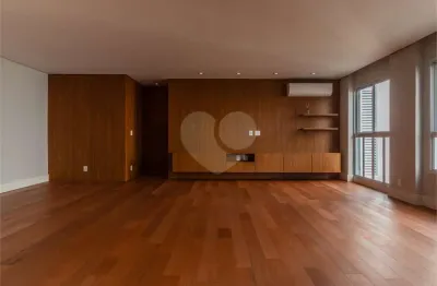 Reformado / 120m² / 2 quartos / 1 suíte / itaim bibi