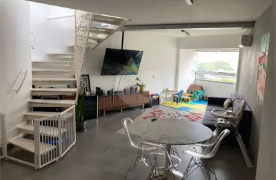 Cobertura à venda na bela aliança com 240m², 4 quartos sendo 1 site, 2 vagas, reformada!!!