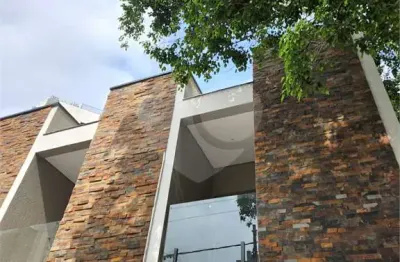Sobrado novo com 3 suítes á venda, 150aum² - 2 vagas - saúde