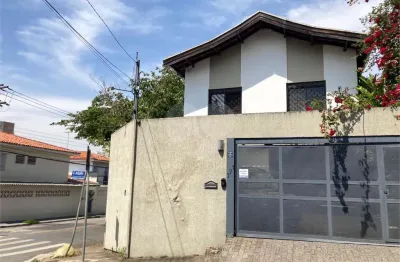 Casa tipo sobrado na chácara monte alegre com 04 dormitórios e 02 suítes