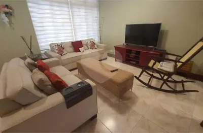 Casa com 3 quartos à venda na Rua Pindaúva, --, Jardim Aeroporto, São Paulo