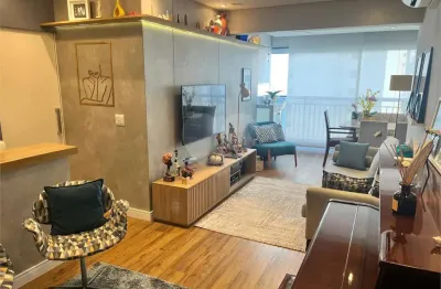 Apartamento à venda na saúde-sp, com dois quartos sendo uma suíte, dois banheiros, duas vagas.