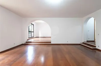 Higienópolis / próx. mackenzie / 3 vagas / 230 m² / 4 dorm. ( 1 suíte) / terraço