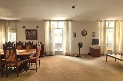 Apartamento, 147m², 3 dormitórios, 1 suíte, 3 banheiros, sala ampla, 1 vaga em higienópolis.