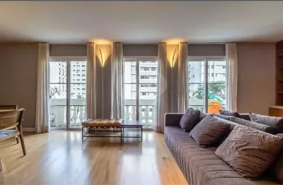 Apartamento com reforma impecável em rua tranquila no itaim