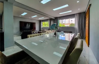 Excelente casa, com rendimento nos 03 pavimentos na vila mariana