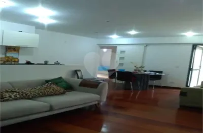 Apartamento com 3 quartos à venda na Rua Rosa e Silva, --, Higienópolis, São Paulo