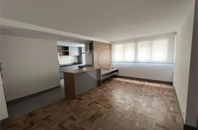 Reformado jardins 2 dormitórios, 1 suíte cozinha americana 1 vaga garagem ao lado da oscar freire
