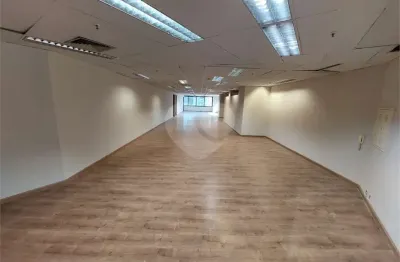 Meia laje em pinheiros para venda ou locação com 390 m², 10 vagas!