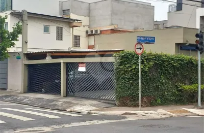 Casa térrea de esquina com 400m2 de terreno comercial ou residencial
