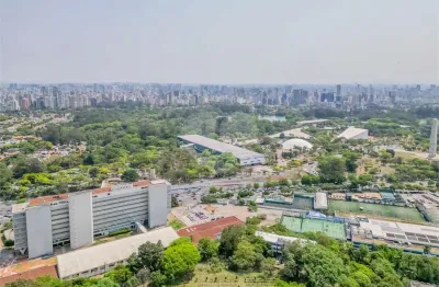 Cobertura à venda de 350m² com 4 dormitórios, 3 suites, 5 banheiros e 6 vagas