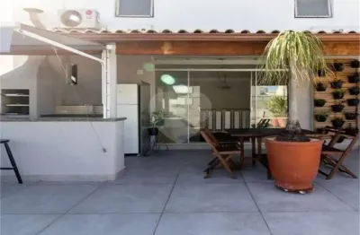 Cobertura em perdizes, com 3 quartos, 1 suite e 3 vagas de garagem. com 209 m².