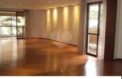 Rua pequena e muito charmosa. apartamento luxuoso para locação ou venda.