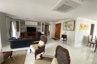 Apto espaçoso (214 m) iluminado na rua mais procurada do itaim, 3 dormitórios, mobiliado. visite